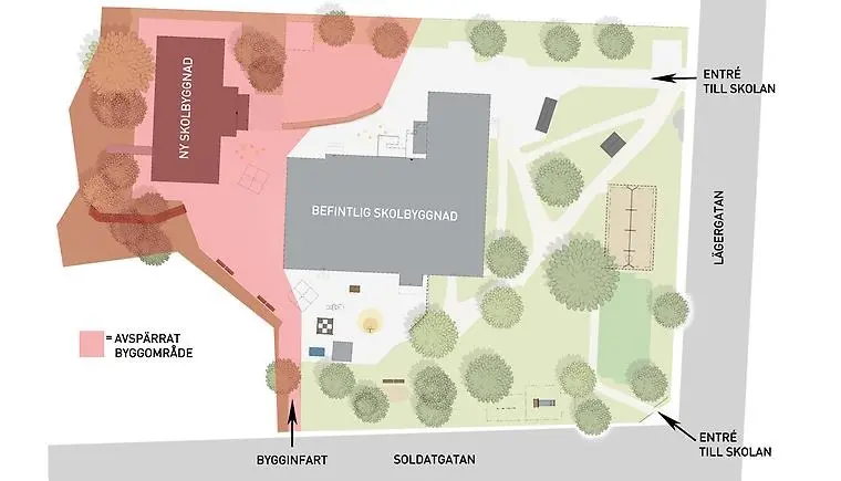 Bilden visar var skolgården är avspärrad under byggtiden samt den nya byggnadens placering. 