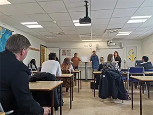 klassrum med vuxna elever